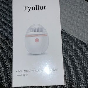 Facial cleansing brush